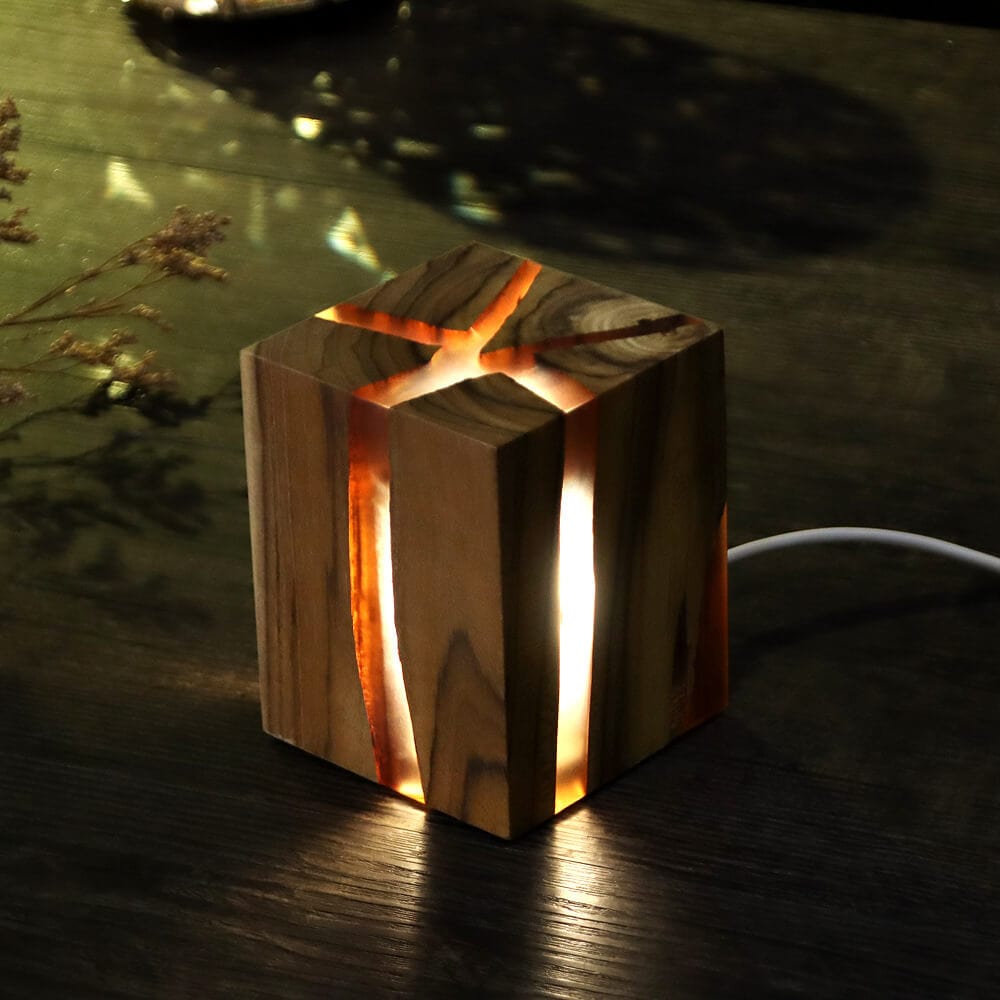 Wooden Resin Cracked Lamp